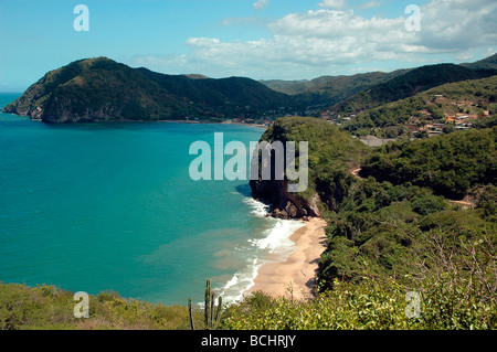 Una vista tipica di una spiaggia caraibica. Foto Stock