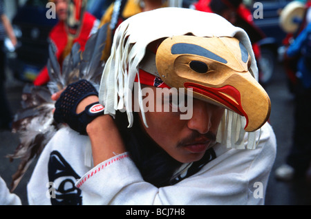 In Alaska native con tradizionale legno scolpito nella maschera di Juneau Alaska USA Foto Stock