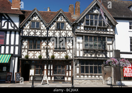 Vista esterna di Garrick Inn e Harvard House in Stratford Upon Avon Foto Stock