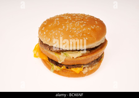 Mcdonalds Big Mac su sfondo bianco ritaglio. Foto Stock