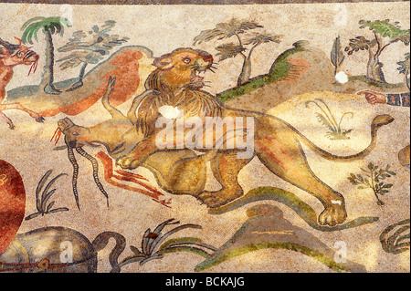 Mosaico romano di un leone alla Villa Romana o Ericulia o Casale dei Saraceni, Morgantina, Sicilia Foto Stock