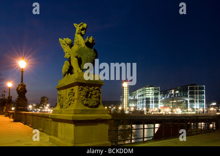 Drago di stazione Foto Stock