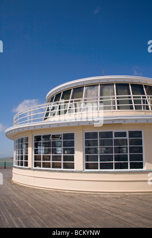 Sorprendente estensione arrotondata alla fine del Worthing Pier, West Sussex, Regno Unito Foto Stock