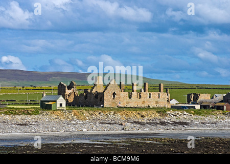 La rovina di Earl's Palace vicino la Baronia e Birsay Bay sulla terraferma Orkney in Scozia Foto Stock