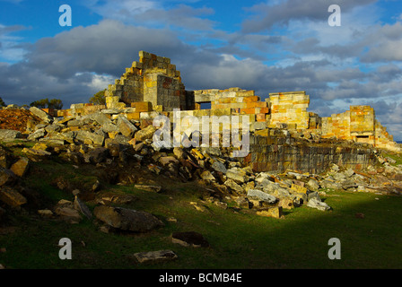 Condannare Rovine presso le miniere di carbone del sito storico vicino a Port Arthur, la Tasmania. Foto Stock