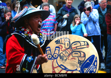 In Alaska native in abito tradizionale di Juneau Alaska USA Foto Stock