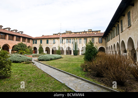 Chiostro della Cattedrale di Novara Foto Stock