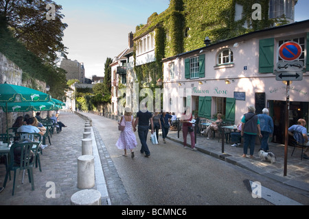 Rue de L'Abreuvoir, Montmartre, con la Maison ristorante Rose, Parigi, Francia Foto Stock