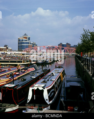 Imbarcazioni strette a Canal Festival Salford Quays Greater Manchester Inghilterra England Foto Stock