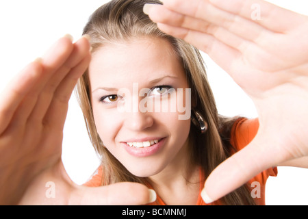 Giovane donna felice stretching le mani per la telecamera isolato su bianco Foto Stock