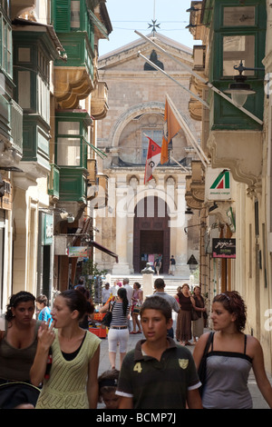 Strada Valletta, che porta alla cattedrale di San Giovanni la Valletta Malta, Europa Foto Stock