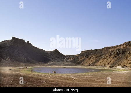 Sudan nubia nomadi Bisharin atrum cratere deserto Bayuda Foto Stock