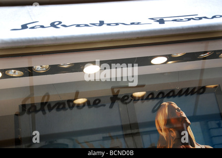 Salvatore Ferragamo Shopfront Parigi Francia Foto Stock