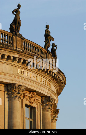 Berlino Germania Bode Museum Il Museo Island di alloggiamento della collezione di sculture e Museo di arte bizantina Foto Stock