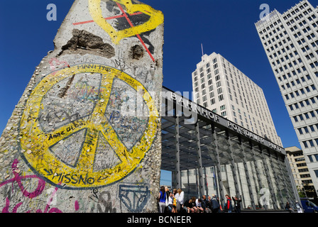 Berlino Germania sezione del muro di Berlino Potsdamer Platz Foto Stock