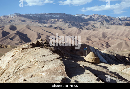 Di Bamiyan il drago Valle un santuario {centro, destra) onori Ali, il profeta Maometto il genero, per uccidere il mostro Foto Stock