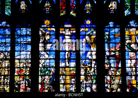 Dettaglio dell'est le vetrate colorate all'interno di Kings College Chapel, Inghilterra Cambridge Regno Unito Foto Stock