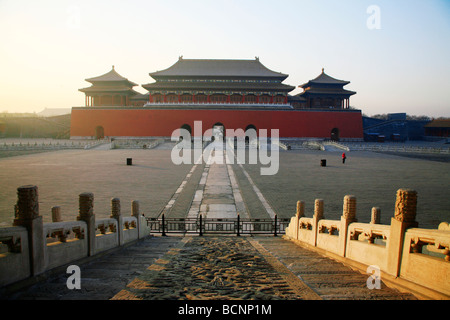 Vista di Meridian Gate dalla porta della suprema armonia, la Città Proibita di Pechino, Cina Foto Stock