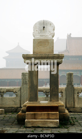 Meridiana fuori della sala della suprema armonia, la Città Proibita di Pechino, Cina Foto Stock