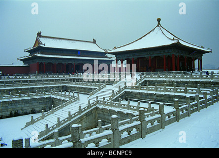 Sala del Centro di armonia e la sala di preservare l armonia nella Città Proibita di Pechino, Cina Foto Stock