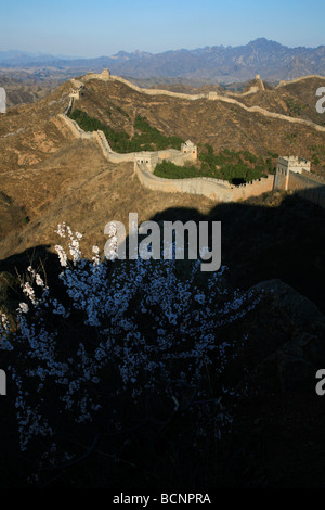 Grande Torre di Jinshan e piccola torre di Jinshan, Jinshanling Great Wall, nella provincia di Hebei, Cina Foto Stock