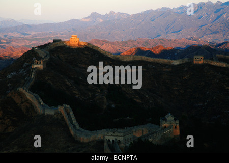 Grande Torre di Jinshan e piccola torre di Jinshan, Jinshanling Great Wall, nella provincia di Hebei, Cina Foto Stock