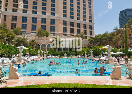 Lussuosa piscina del Bellagio Resort e Casinò di Las Vegas. Foto Stock