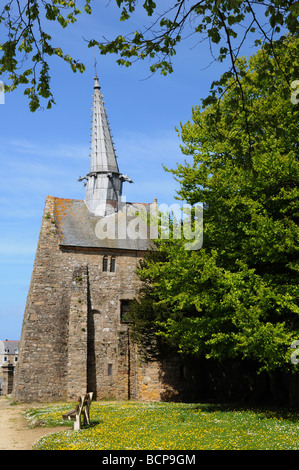 La chiesa a Plougrescant in Bretagna Foto Stock