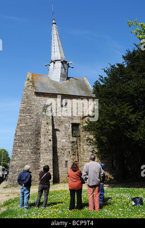 La chiesa a Plougrescant in Bretagna Foto Stock