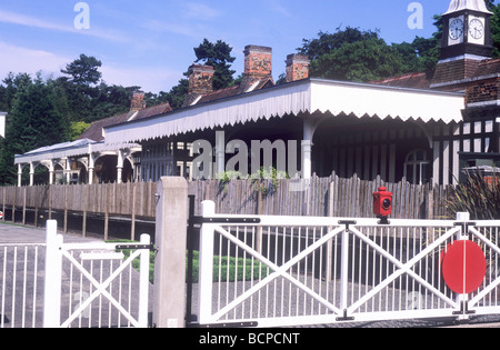 Wolferton Stazione ferroviaria piattaforma Norfolk architettura vittoriana in disuso delle ferrovie inglese Royal Station vicino a Sandringham Foto Stock