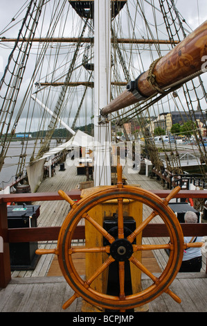 Navi ruota di timone sulla carestia Dunbrody Nave, New Ross, nella contea di Wexford Foto Stock