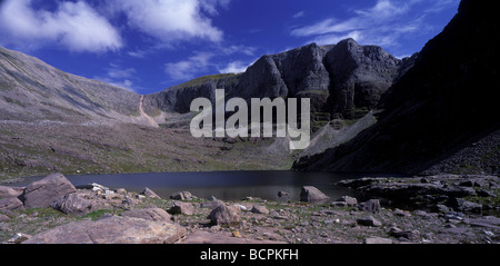 Coire Mhic Fhearchair e la tripla contrafforte di Beinn Eighe, Torridon, Wester Ross Scozia Scotland Foto Stock