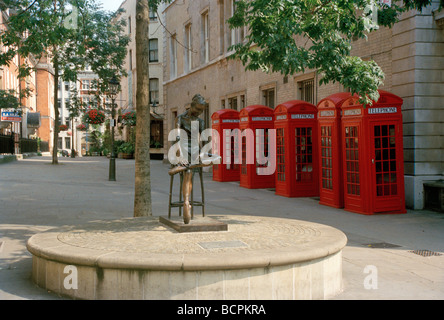 Statua in bronzo giovane ballerino di Enzo Plazzotta in Covent Garden di Londra Foto Stock