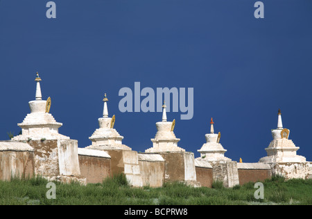 Le pareti di Erdene Zuu monastero con il suo 108 Stupas Karakorum, Mongolia Foto Stock