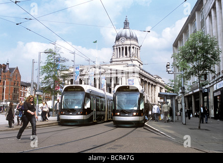 Piazza del Mercato Vecchio alla fermata del tram, Nottingham City Centre. Foto Stock
