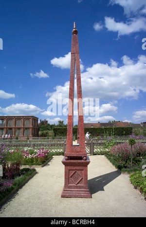 La elizabethan garden al Castello di Kenilworth warwickshire Midlands England Regno Unito Foto Stock