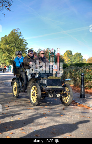 1904 Alldays sedile oscillante tonneau Sig. Gordon Rose Foto Stock