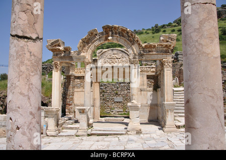 Tempio di Adriano, antica città di Efeso, Selcuk, provincia di Smirne, Repubblica di Türkiye Foto Stock