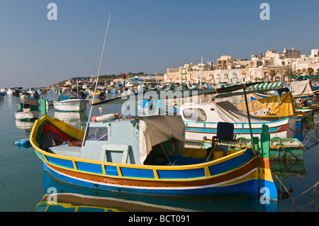 Barche da pesca Porto di Marsaxlokk Malta Foto Stock