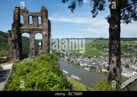 Le rovine del castello di Grevenburg costruito nel 1350, che si affaccia sulla città di Traben-Trarbach, Mosel, distretto Bernkastel-Wittlich, la RHI Foto Stock