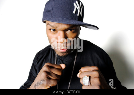 Rapper 50 Cent pone per un ritratto di sessione in un West London Studio. Foto Stock