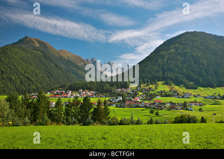 Grinzens, vista da Oberperfuss, Tirolo, Austria, Europa Foto Stock