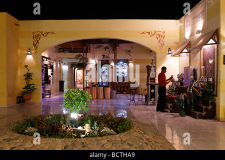 Il cortile illuminato, notte, luci, mercato tradizionale, Souk, Marina, Hurghada, Egitto, Mare Rosso, Africa Foto Stock