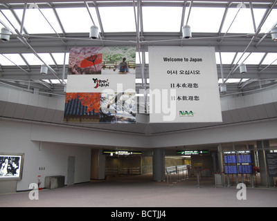 Cartello di Benvenuto nel Terminal 1 Aeroporto di Narita Tokyo Giappone Foto Stock