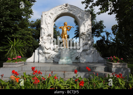 Johann Strauss monumento nel Stadtpark, Viennese City Park, Vienna, Austria, Europa Foto Stock