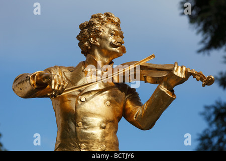 Johann Strauss monumento nel Stadtpark, Viennese City Park, Vienna, Austria, Europa Foto Stock