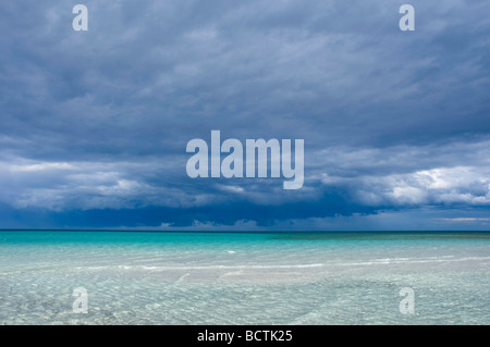 Stormy atmosfera sopra il mare, San Teodoro, Sardegna, Italia, Europa Foto Stock