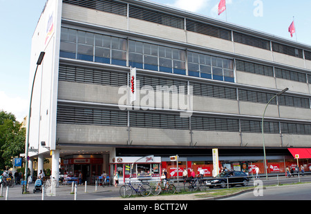 Berlin Hertie in Berlin Mitte sarà chiuso EU DE DEU RFT Germania capitale Berlino La Hertie catena di vendita al dettaglio Foto Stock