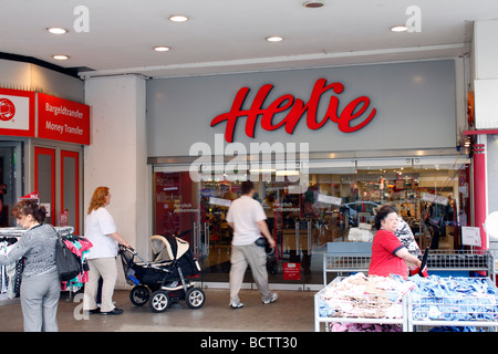 Berlin Hertie in Berlin Mitte sarà chiuso EU DE DEU RFT Germania capitale Berlino La Hertie catena di vendita al dettaglio è Foto Stock