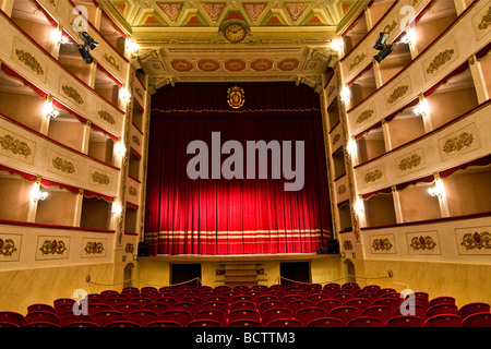 G teatro persiani recanati macerata italia foto & immagine stock ... Teatro persiani recanati